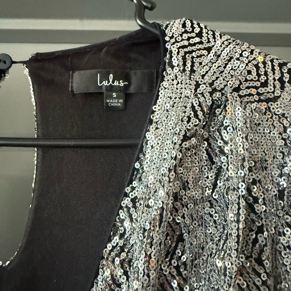 Lulu's Shimmering Silver Sequin Romper w/ black belt / sash - Picture 5 of 6